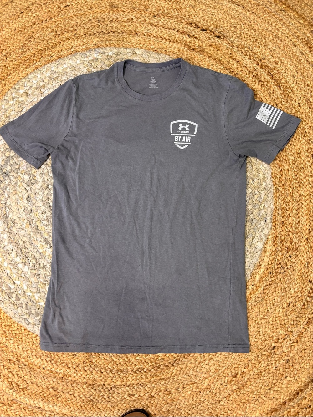 Under Armour Men’s Charcoal Gray 'By Air' Short Sleeve Tee - Picture 1 of 3